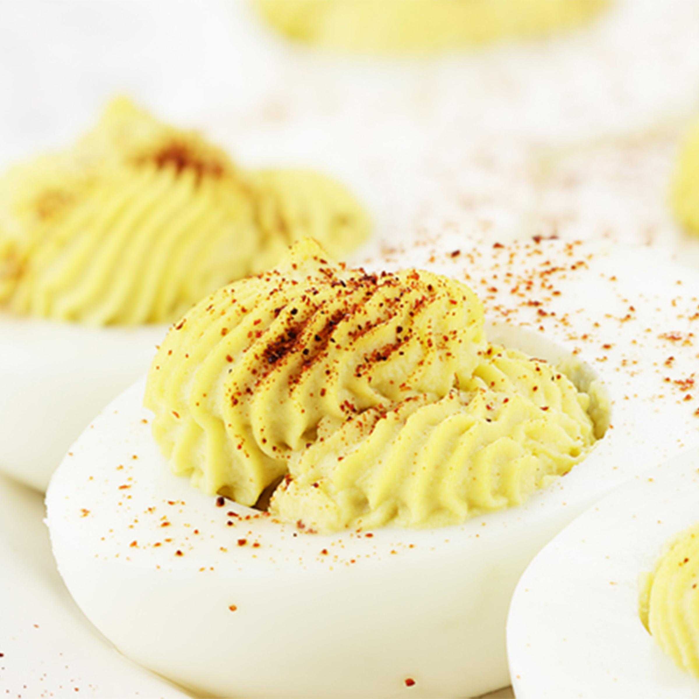 Papetti's® Cage-Free Refrigerated Peeled Select Hard Cooked Eggs, 1/25 LB Tub